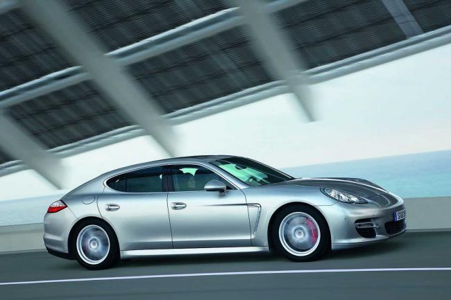 Exterieur_Porsche-Panamera-Turbo_0