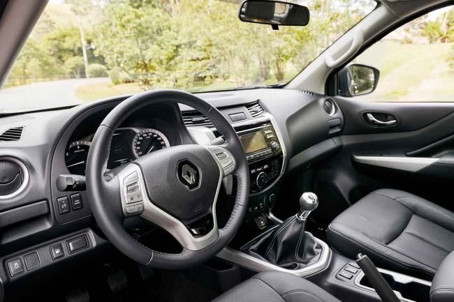 Interieur_Renault-Alaskan_28