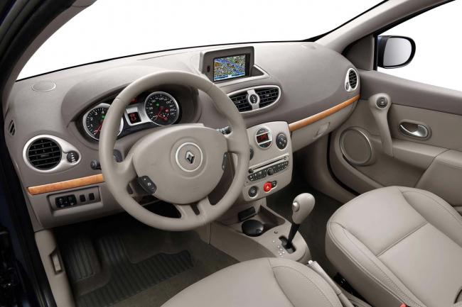 Interieur_Renault-Clio-III-2009_35