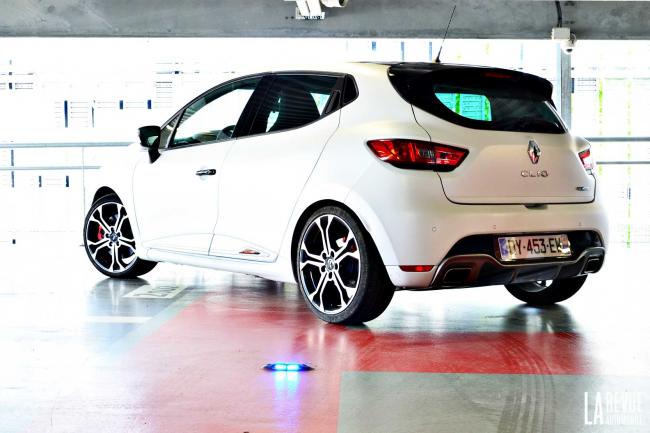 Exterieur_Renault-Clio-RS-Trophy-220-EDC_22