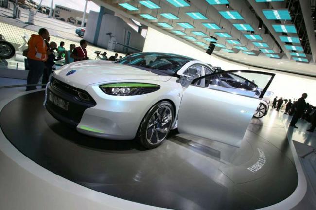 Exterieur_Renault-Fluence-ZE-Concept_1