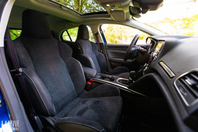Interieur_renault-megane-e-tech-essai_6
