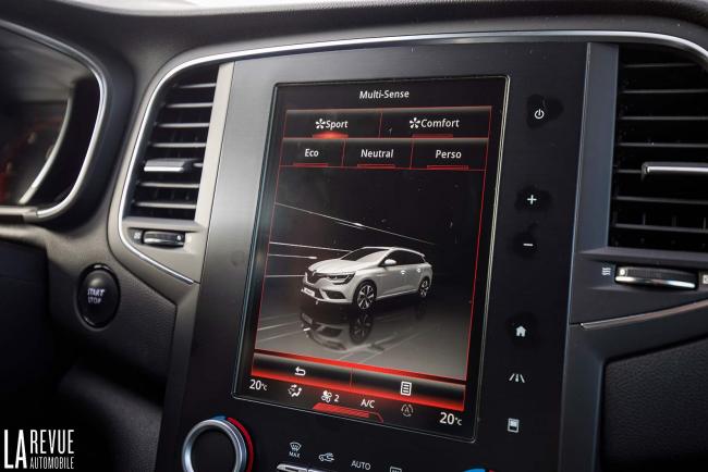 Interieur_Renault-Megane-Estate-dCi-130_35