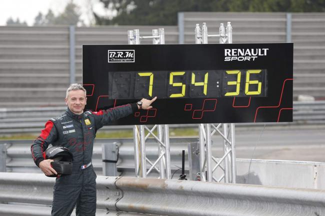 Exterieur_Renault-Megane-RS-275-Trophy-R_15