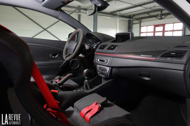 Interieur_Renault-Megane-RS-3-Trophy-R_38