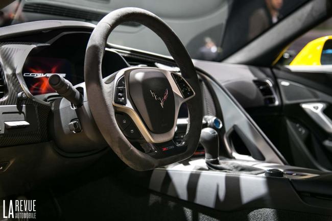 Interieur_Salons-Corvette-C7-Z06_12