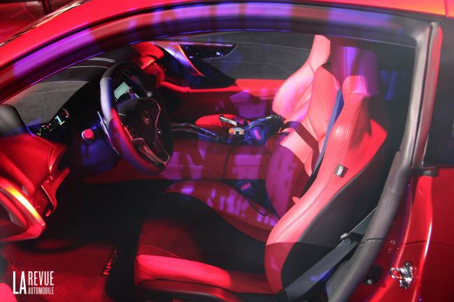 Interieur_Salons-Honda-NSX-Geneve-2015_16