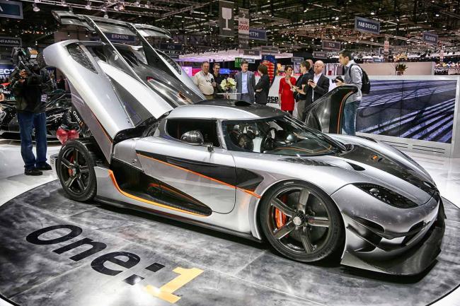 Exterieur_Salons-Koenigsegg-One-Geneve-2014_5