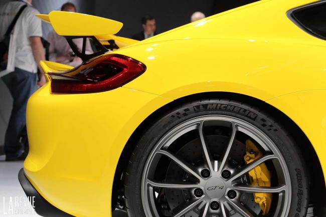 Exterieur_Salons-Porsche-Cayman-GT4_4