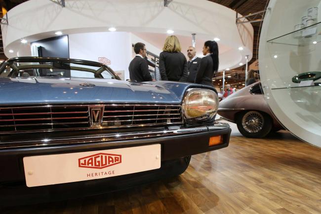 Exterieur_Salons-Retromobile-Jaguar-2016_1