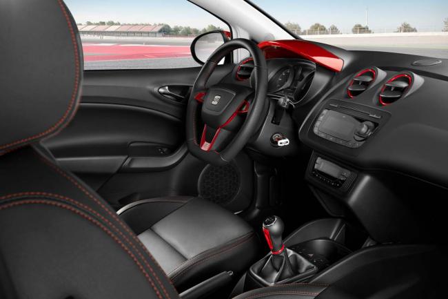 Interieur_Seat-Ibiza-FR_4