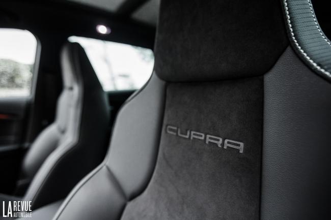 Interieur_Seat-Leon-Cupra-ST-300_51