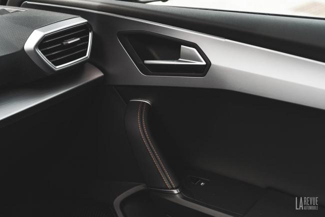 Interieur_seat-leon-hybrid-fr-essai_7