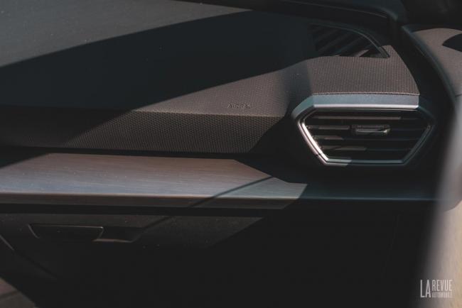 Interieur_seat-leon-hybrid-fr-essai_8