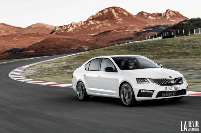 Exterieur_Skoda-0ctavia-RS-2017_1