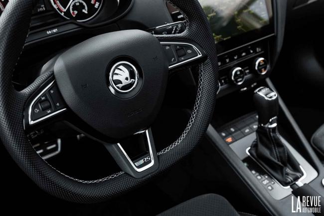 Interieur_Skoda-0ctavia-RS-2017_21