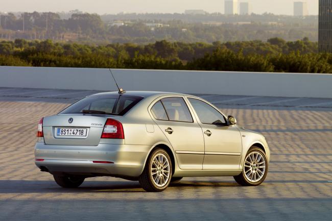 Exterieur_Skoda-Octavia-2009_4