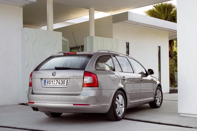 Exterieur_Skoda-Octavia-Combi-2009_1