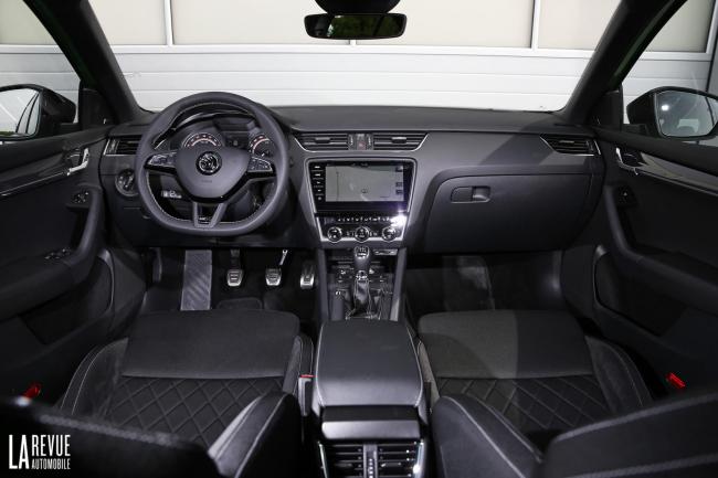 Interieur_Skoda-Octavia-RS-TDI-2017_27