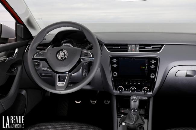 Interieur_Skoda-Octavia-Scout-2017_34