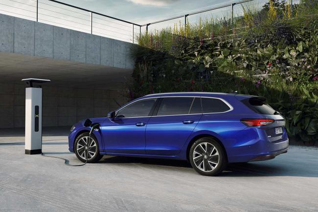 Exterieur_nouvelle-skoda-superb-2024-les-photos-et-les-infos_5