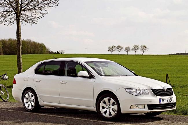 Exterieur_Skoda-Superb-2008_28