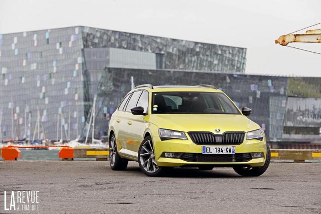 Exterieur_Skoda-Superb-Combi-Sportline_12