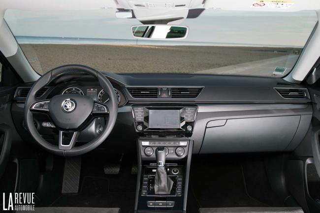 Interieur_Skoda-Superb-Combi-TDI_17