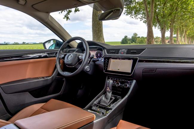 Exterieur_skoda-superb-iv-essai_13