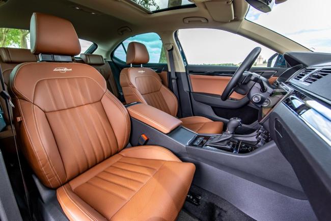 Exterieur_skoda-superb-iv-essai_15