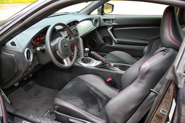 Interieur_Subaru-BRZ-Club-2015_24