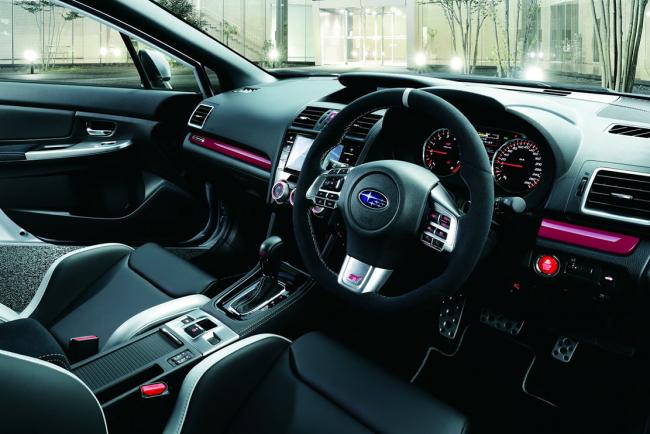 Interieur_Subaru-WRX-STI-S4-tS_34