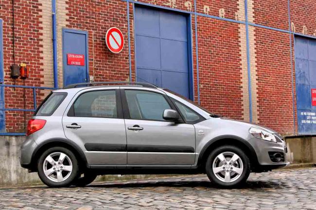 Exterieur_Suzuki-SX4-2010_3