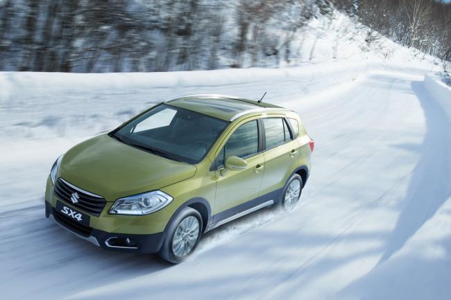 Exterieur_Suzuki-SX4-2013_4