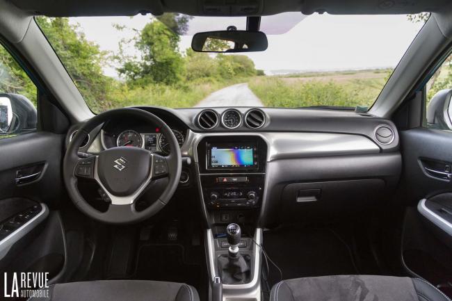 Interieur_Suzuki-Vitara-1.6DDiS_14