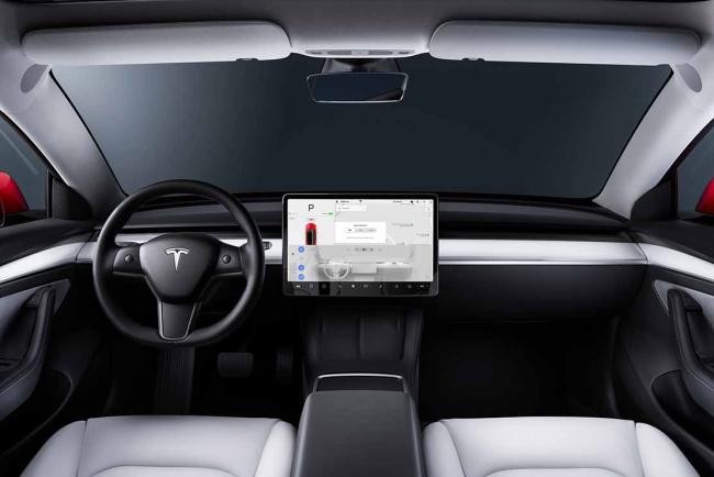 100 Tesla, neuves ou d’occasion, disponible immédiatement