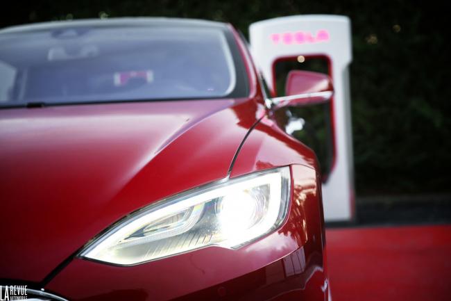 Les superchargers Tesla seront payants avec la Model 3