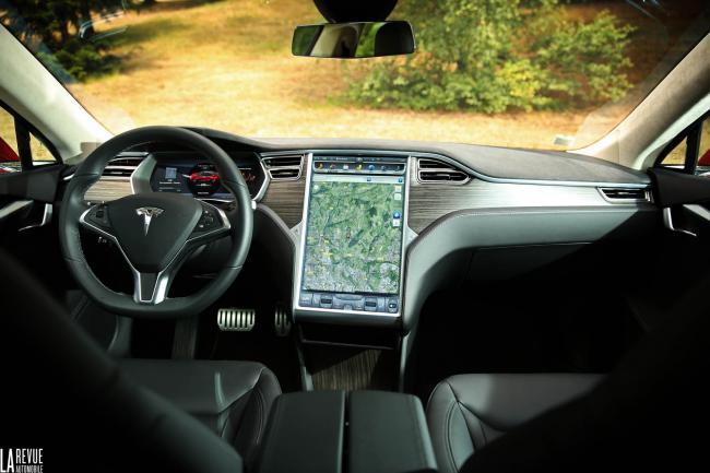 Interieur_Tesla-Model-S-P85D_43