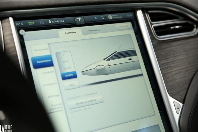 Interieur_Tesla-Model-S-P85D_40