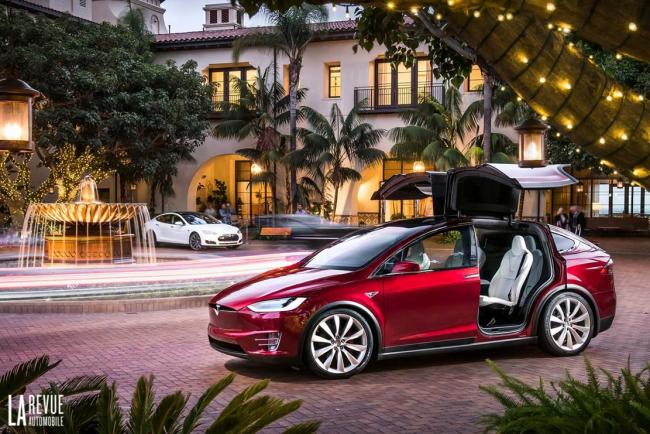Tesla met a jour l autopilot 2 0 avec un freinage autonome 