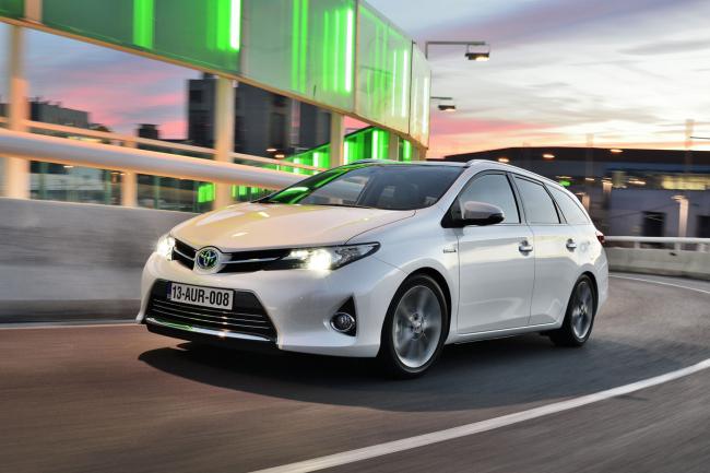 Exterieur_Toyota-Auris-2-Touring-Sports_5