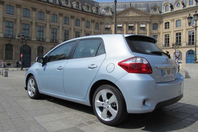 Exterieur_Toyota-Auris-HSD-Dynamique_4