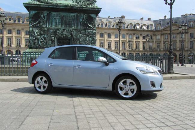 Exterieur_Toyota-Auris-HSD-Dynamique_0