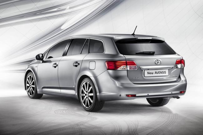 Exterieur_Toyota-Avensis-2012_2