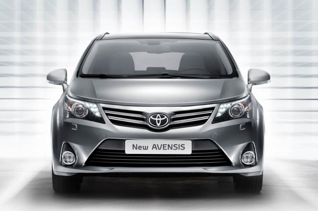 Exterieur_Toyota-Avensis-2012_5