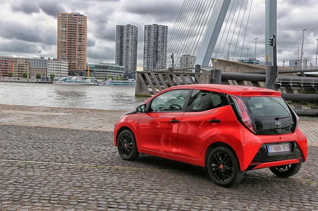 Exterieur_Toyota-Aygo-x-clusiv_18