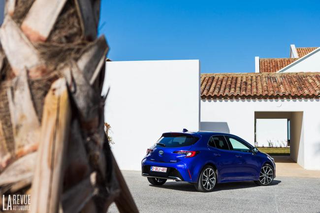 Exterieur_toyota-corolla-hybrid-2023-essai_23
