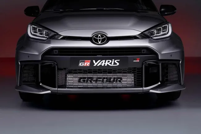 Toyota GR Yaris 2024 : La petite teigne revient... mais avec une boîte auto !