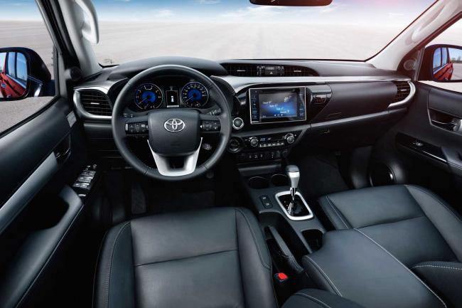 Interieur_Toyota-Hilux-D4D_18