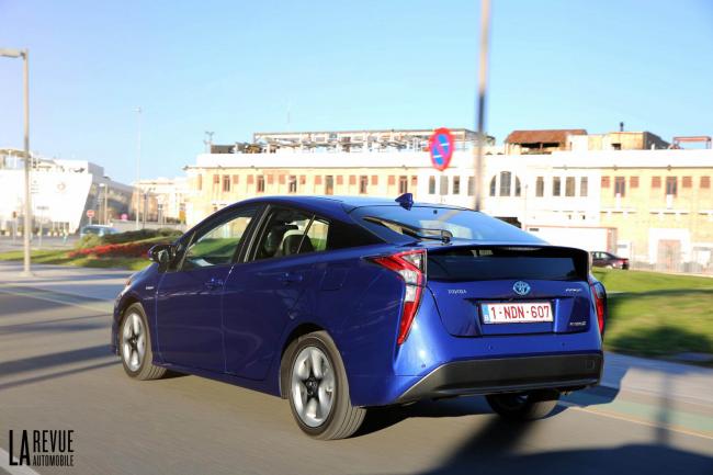 Exterieur_Toyota-Prius-4_7